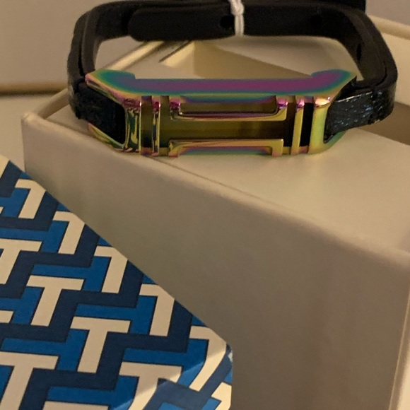 Tory Burch x Fit Bit Flex 2 Accessory - Picture 5 of 8